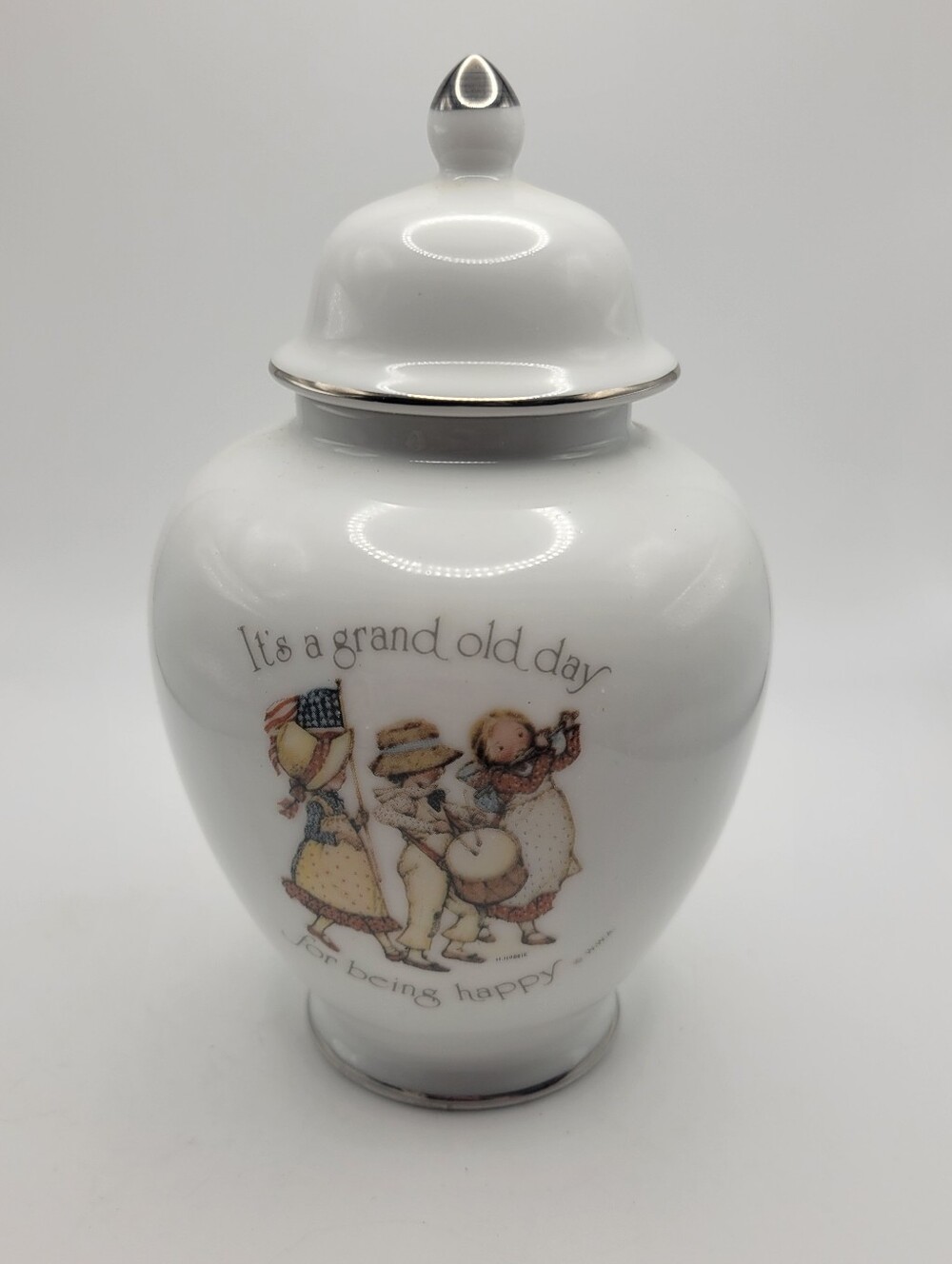 1974 Holly Hobbie Porcelain Lidded Jar "Grand Old Day" July 4th Decor 6.5" Tall
